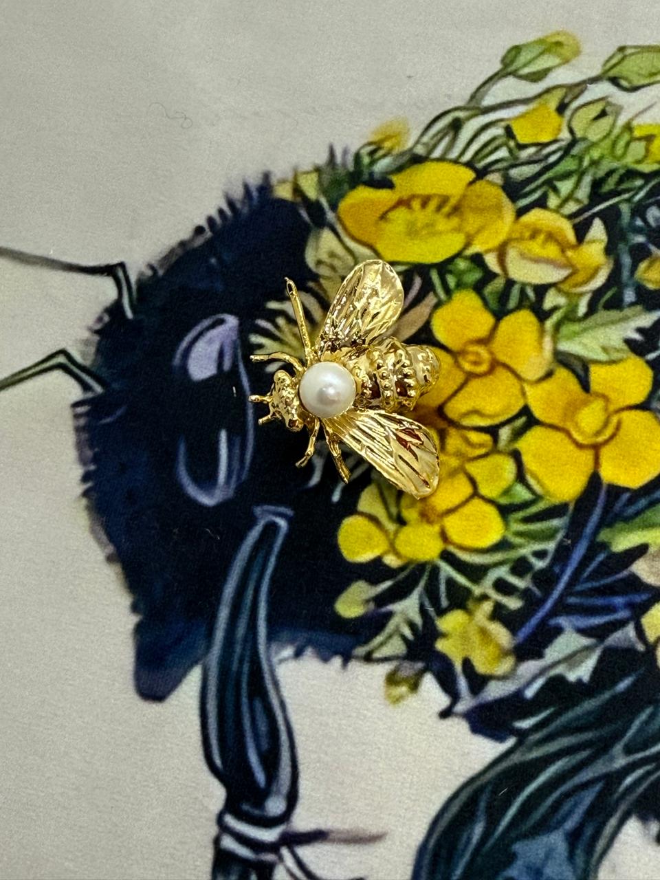 The Orchard Bee - Pendant