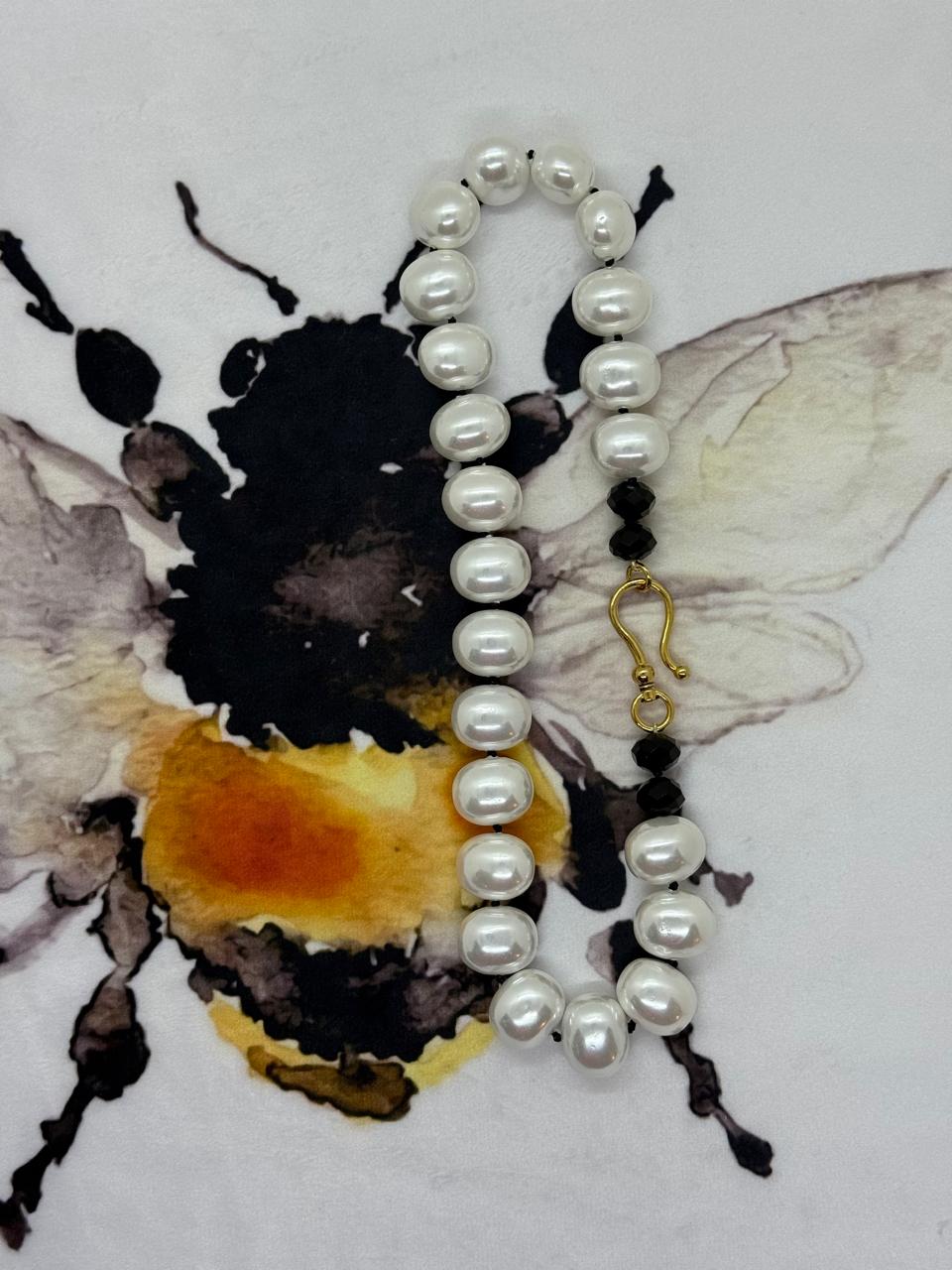 139. Opal Giant in Black