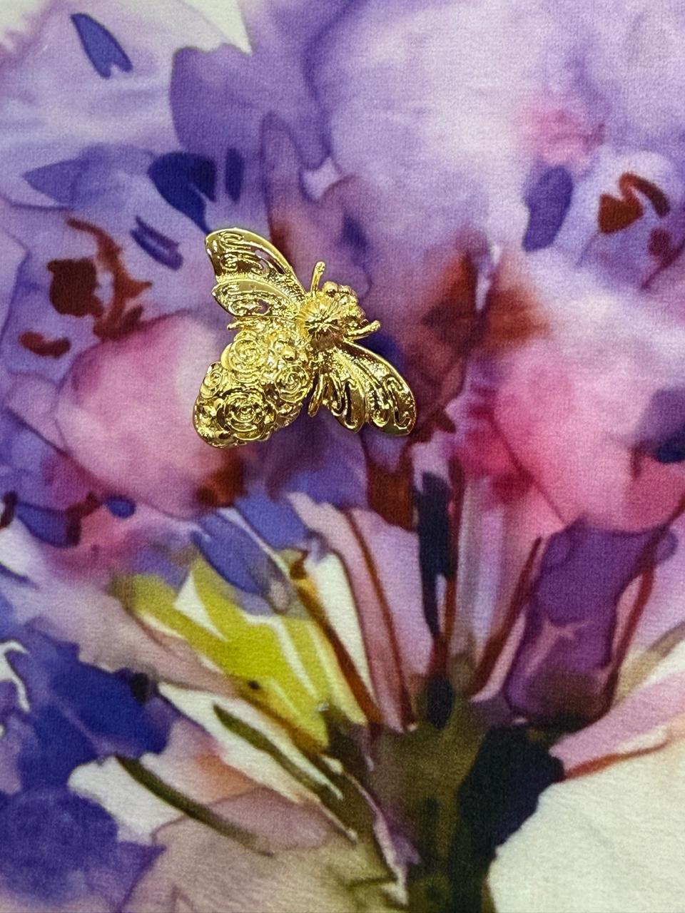 A Bee called Rose - Pendant