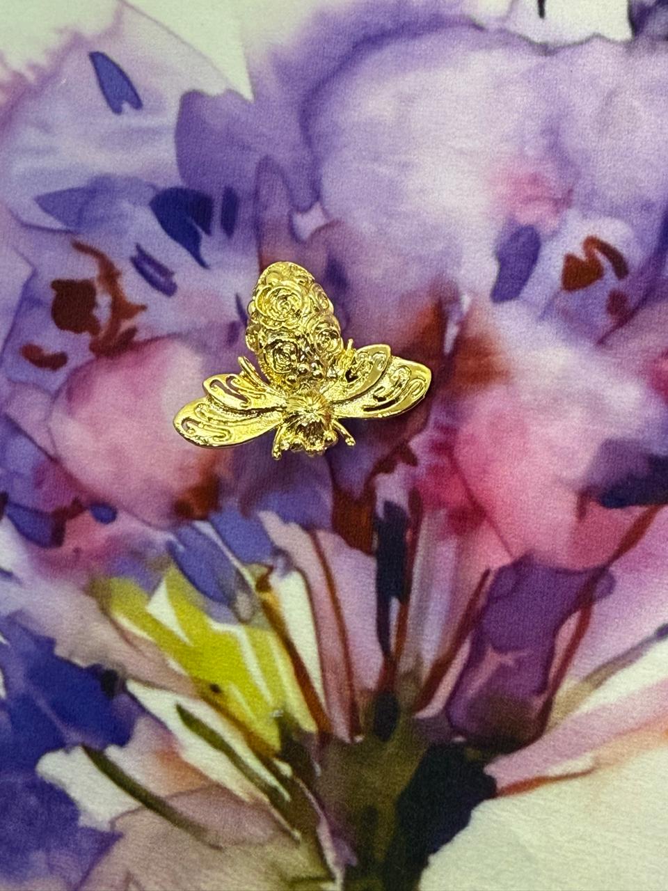 A Bee called Rose - Pendant