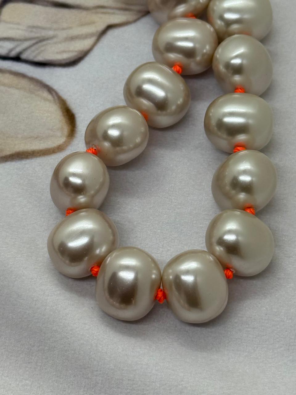 111. Satin Loop