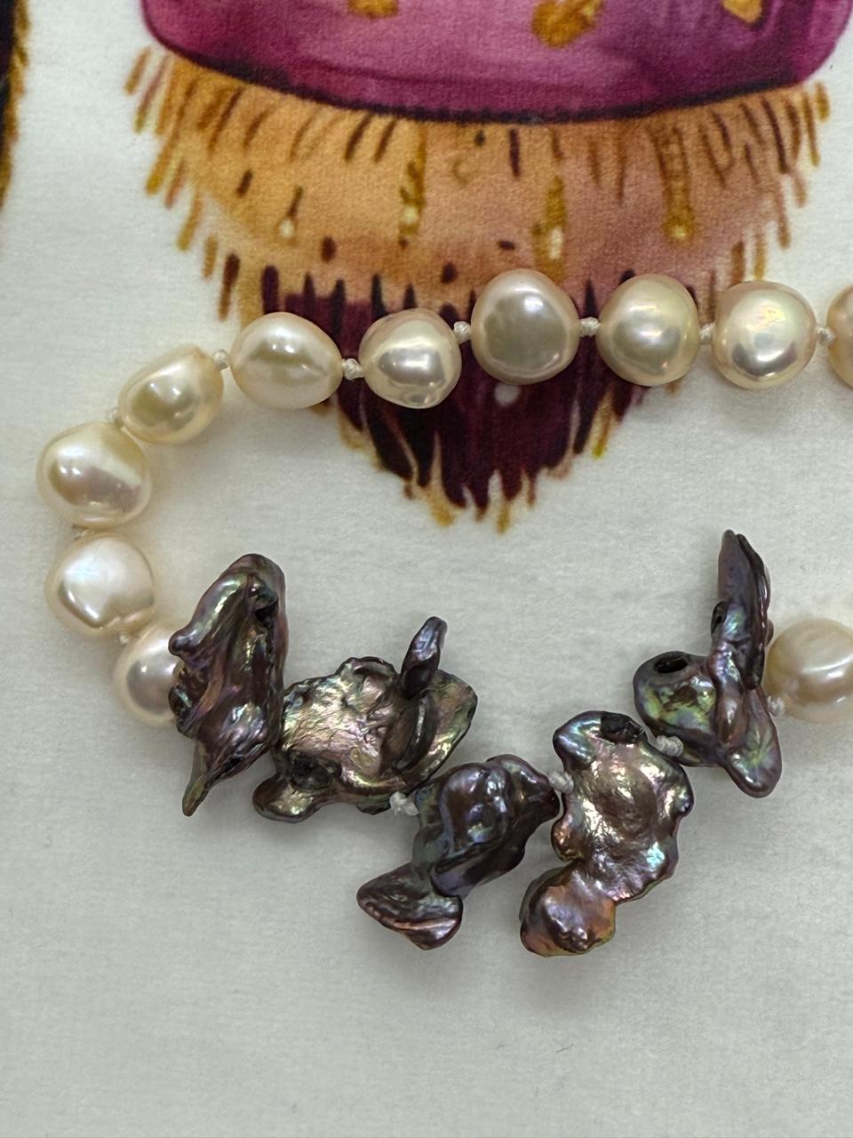 13. Whisper of the Moon - Choker