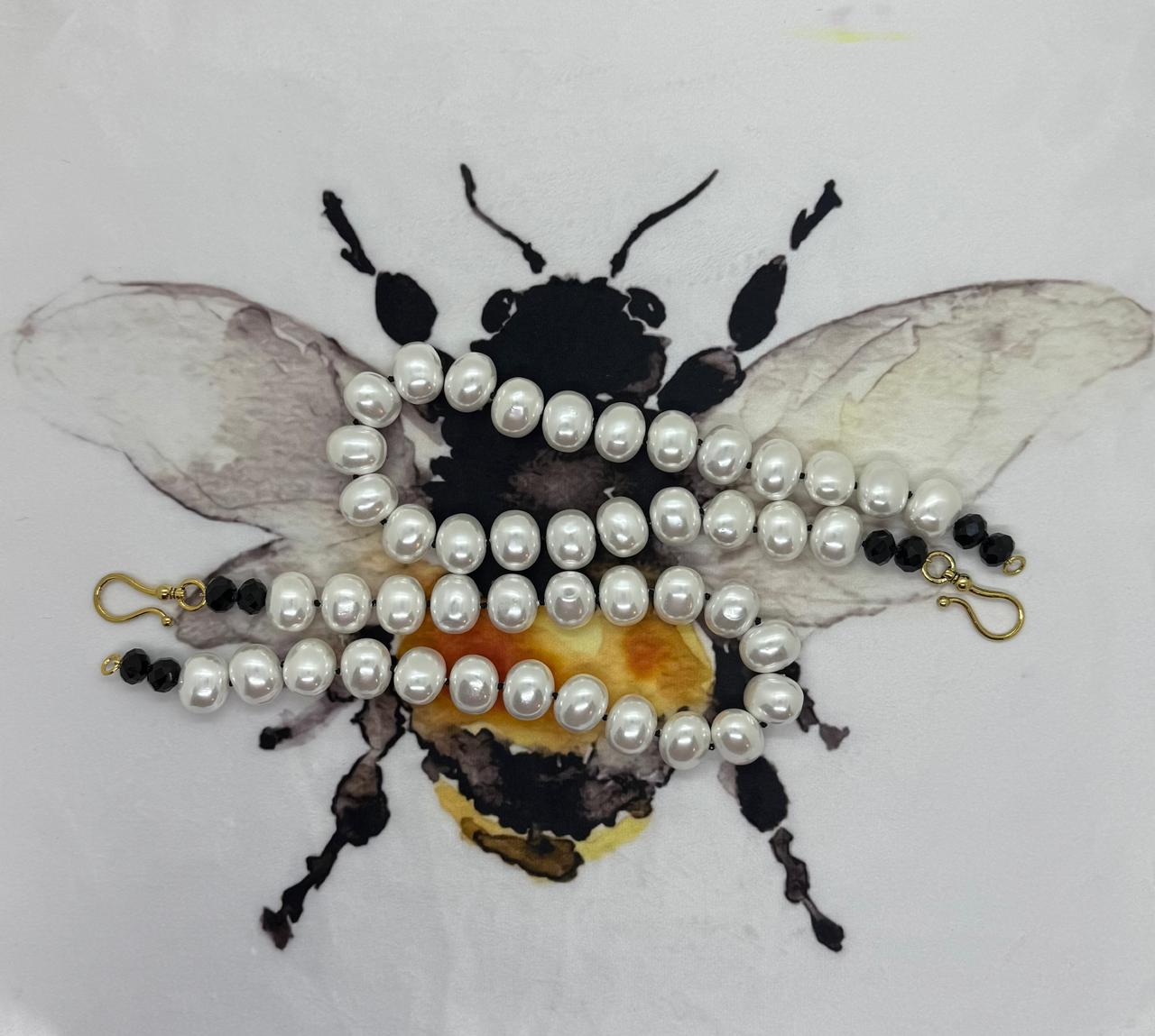 139. Opal Giant in Black