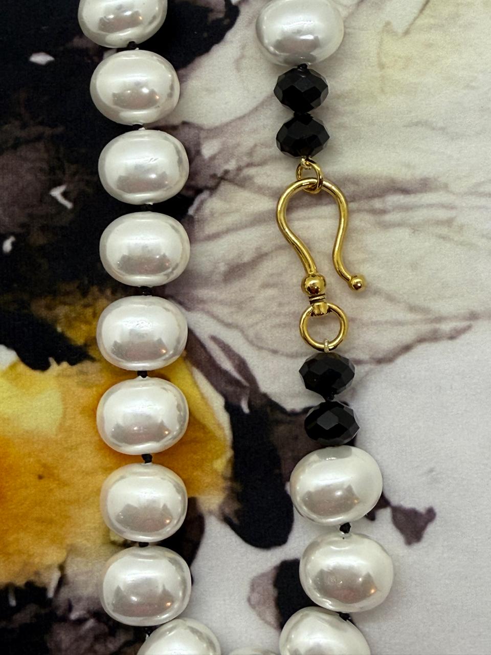 139. Opal Giant in Black